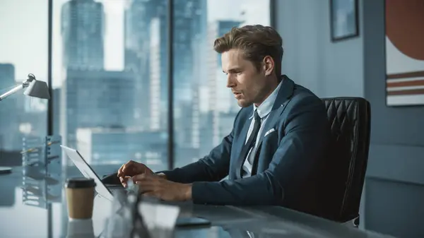 Confident Businessman Suit Sitting Desk Modern Office Using Laptop Computer — Stock Photo, Image