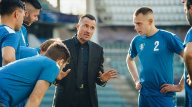 Profesyonel Futbol Takımı Eğitimi, Taktik Koçluğu: Futbol Koçu Oyun Stratejisini, Taktikleri, Oyunculara Çalışma Planını Açıkladı. Antrenör Motivasyonları