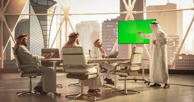 Çeşitli Müslüman Bürosu Konferans Odası: Orta Doğu CEO 'su Yeşil Ekran Uygulaması ile Girişimciler, Konuşanlar ve TV Kullananlar İçin Bir Sunum Yaptı