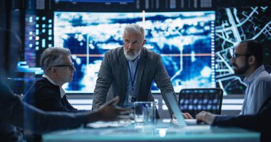 Çeşitli Siber Güvenlik Uzmanları Grubu Uydu İzleme Teknolojisi ile Aktif Operasyonu İzliyor. Çok ırklı Gözetim Ofisi