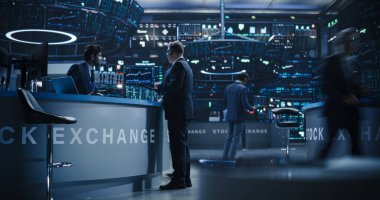 Uluslararası Borsa Salonunda Düzenli Çalışma Günü: Eşitlik ve Paylaşım Piyasalarını İzleyen Çok Irklı Uzmanlar Grubu, Büyütme üzerinde çalışıyor