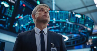 Uluslararası Menkul Kıymetler Borsasında Çalışan Orta Çağ Adamı Portresi: Equity ve Hisse Piyasası Büyük Verilerine Bakan Uzman