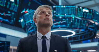 Menkul Kıymetler Borsası, Günlük Ticari Şirketler, Değerli Teknoloji Yatırımları, Kamu ve Özel Yatırımlar 'da Çalışan Yetenekli Maliye Müdürü