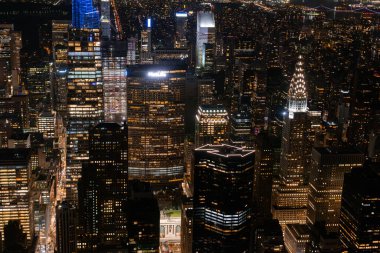 New York Şehri Havacılık Gecesi Şaşılacak Manhattan Simgeleri, Gökdelenler ve Konut Binaları. Helikopter Şehir Görüş Alanı