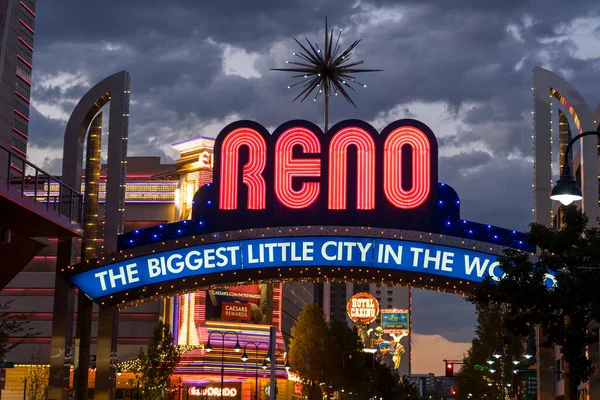 Reno, Nevada 'nın ünlü ışık işareti.