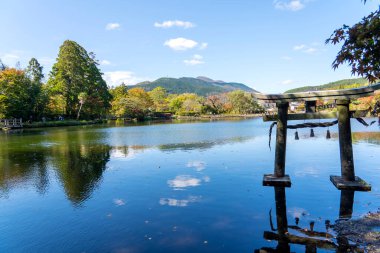 Yufuin, Japonya 'daki Kinrinko Gölü.