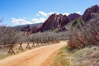 Colorado 'daki Roxborough Eyalet Parkı' nda yürüyüş patikası