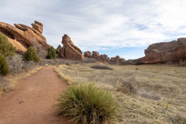 Denver, Colorado 'daki Red Rocks Parkı' nda yürüyüş patikası