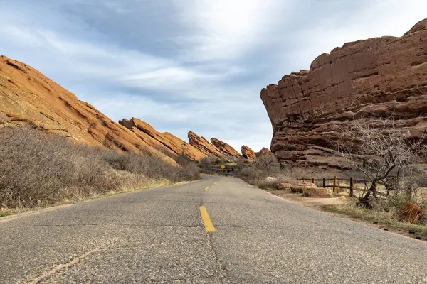 Denver, Colorado 'daki Red Rocks Parkı' nda yürüyüş patikası