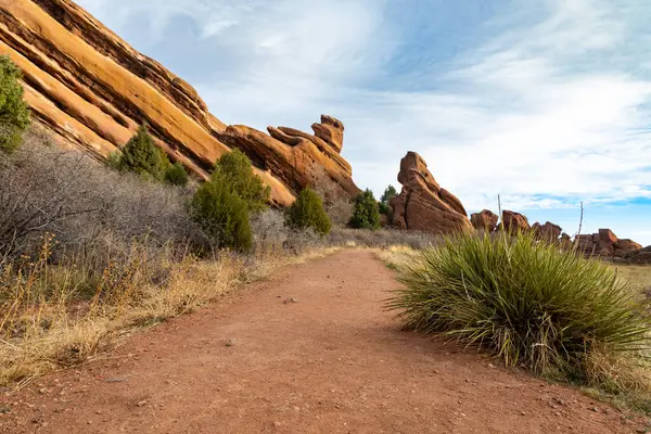 Denver, Colorado 'daki Red Rocks Parkı' nda yürüyüş patikası