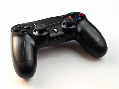 Çakma PS4 PS4 sahte PlayStation 4 DualShock oyun denetleyici nesne beyaz arkaplanda izole edilmiş, Masada yatan hiç kimse, hiç kimse, hiç kimse, konsol pedi