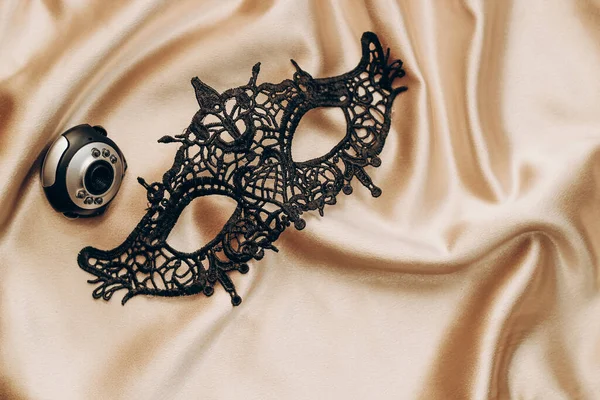 Sexy Black Lace Stylish Masquerade Mask Webcam Golden Silk Sheet —  Fotos de Stock