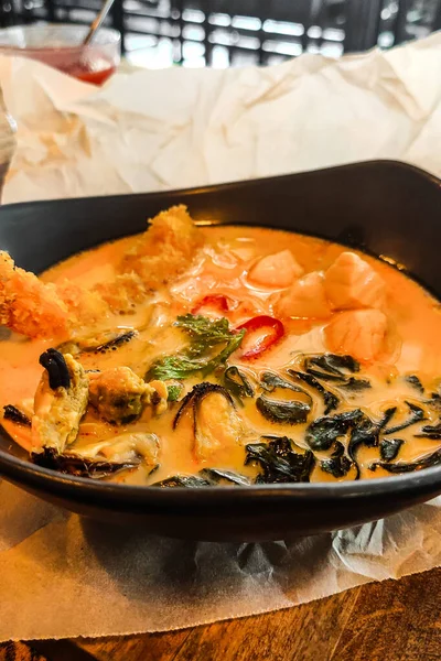 Thai Tom Yum Soup Plate Rishweed Close — 스톡 사진