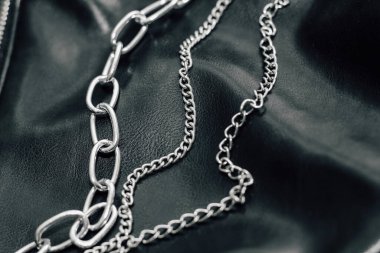 Siyah desenli zincir Eko yumuşak deri, şık ceket.