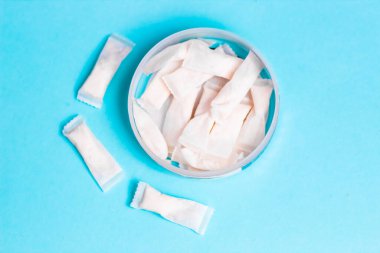 Nikotin pedleri snus, sakız için sigara değiştirme.