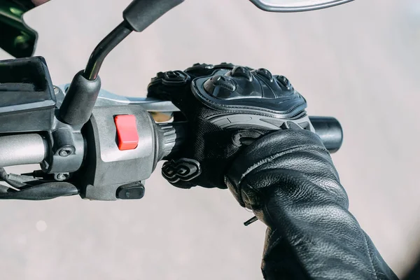 Moto Schutzhandschuhe Sicherheitsausrüstung Nahaufnahme Bremsgriff — Stockfoto