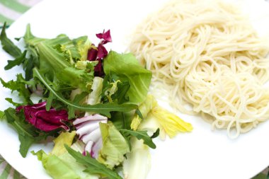 İnce buğday, Asya eriştesi ve salata..