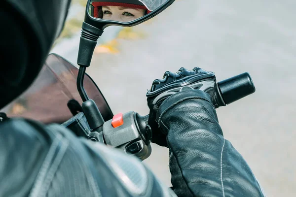 Ochronne Rękawice Moto Osprzęt Bezpieczeństwa Zbliżenie Uchwycie Hamulca — Zdjęcie stockowe