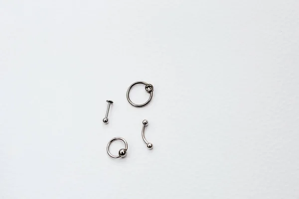 Brincos Anéis Feitos Aço Médico Para Perfuração — Fotografia de Stock