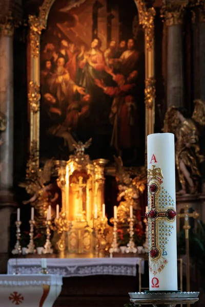 Altar Con Una Vela Holz Una Iglesia Munich — Foto de Stock