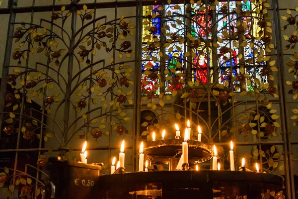 Фон Зажженных Религиозных Свечей Ave Maria — стоковое фото