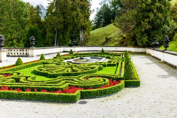 Malerischer Formell Gepflegter Garten Mit Symmetrischen Mustern Die Von Buchsbaumhecken — Stockfoto