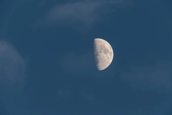 Large Half Moon Shining Twilight Sky Copy Space Astrology Weather — Stock Photo, Image