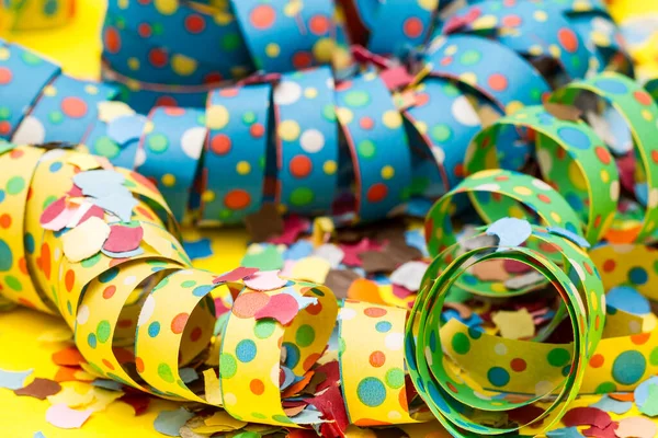 Brillantes Coloridas Serpentinas Fiesta Confeti —  Fotos de Stock