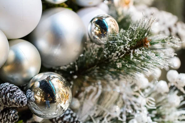 Closeup Christmas Ornaments Tree — Stock Photo, Image