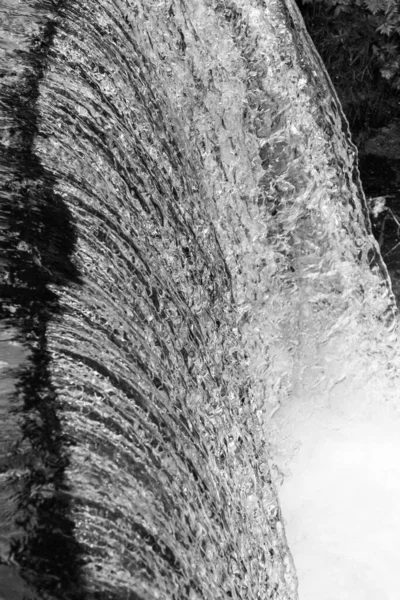 Foto Eines Wasserfalls Der Natur Bei Tageslicht — Stockfoto