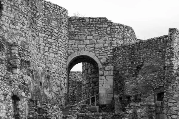 Architektoniczny Wygląd Zewnętrzny Bliska Widok Drzwi Łuku Kruche Kamienne Ruiny — Zdjęcie stockowe