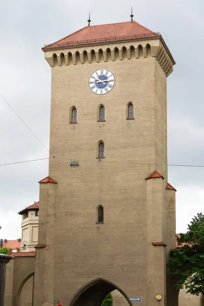 Fachada Torre Relógio Tijolo Munique Alemanha Dia Nublado — Fotografia de Stock