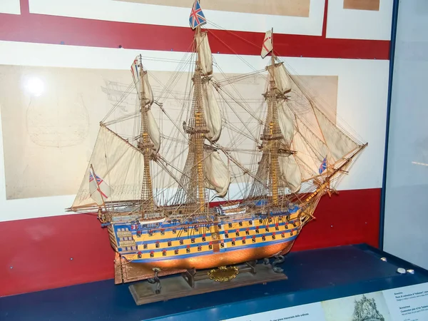 Nahaufnahme Eines Nachbaus Eines Antiken Kriegsschiffes — Stockfoto
