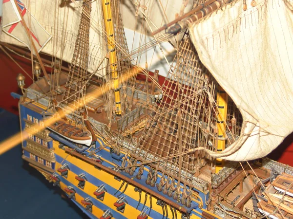 Primer Plano Una Reproducción Antiguo Barco Guerra — Foto de Stock