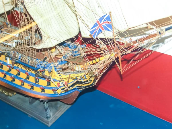 Крупным Планом Воспроизведения Древнего Военного Корабля — стоковое фото