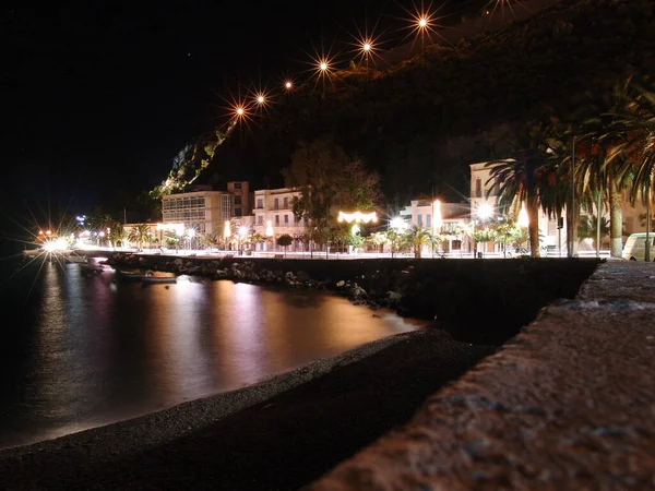 Una Hermosa Vista Del Mar Loutraki Por Noche — Foto de Stock