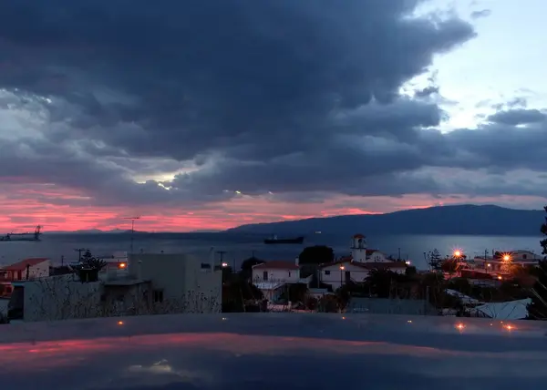 Λιμάνι Στην Κόρινθο Ελλάδα Ηλιοβασίλεμα Ροζ Ουρανό — Φωτογραφία Αρχείου