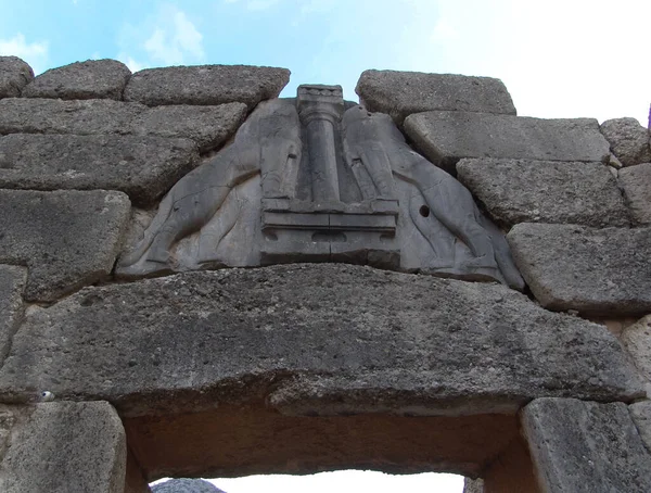 Burada Bir Sütunun Etrafını Saran Ikiz Aslanlar Mycenae Kalesi Nin — Stok fotoğraf