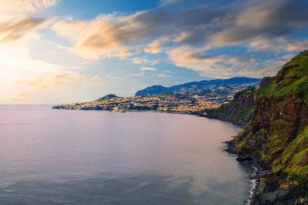 Zonsondergang Boven Hoofdstad Funchal Kliffen Bergen Van Madeira Portugal — Stockfoto