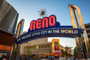 Reno, Nevada, ABD - 29 Mayıs 2022: Reno, Reno şehir merkezindeki dünyanın en büyük küçük kenti..