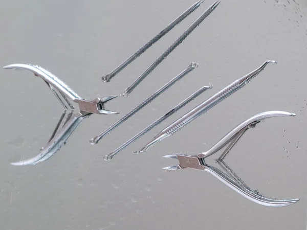 Ayna Yüzeyinde Manikür Için Aletler Temizlik Sterilizasyon Üst Görüş Güzellik — Stok fotoğraf