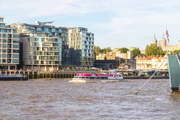 Londra Regno Unito Luglio 2023 Una Barca Crociera Lungo Tamigi — Foto Stock
