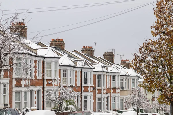 London 12Th December Residential Houses Covered Snow Street London Winter — Stock Photo, Image