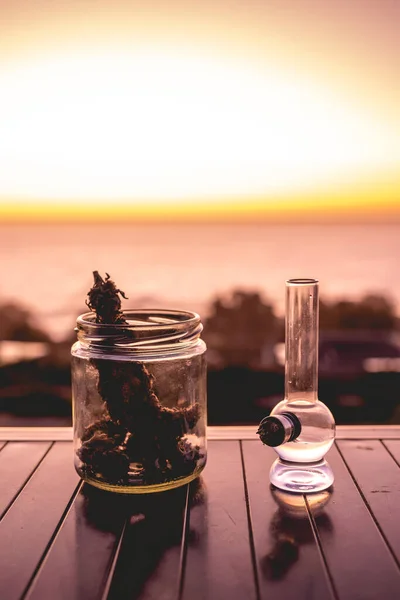 Silhouette Marijuana Bong Weed Water Pipe Glass Jar Big Marijuana — Stock Photo, Image