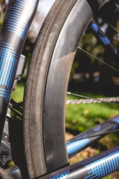 Detalles Neumático Marco Una Bicicleta Profesional Parque Día Soleado —  Fotos de Stock