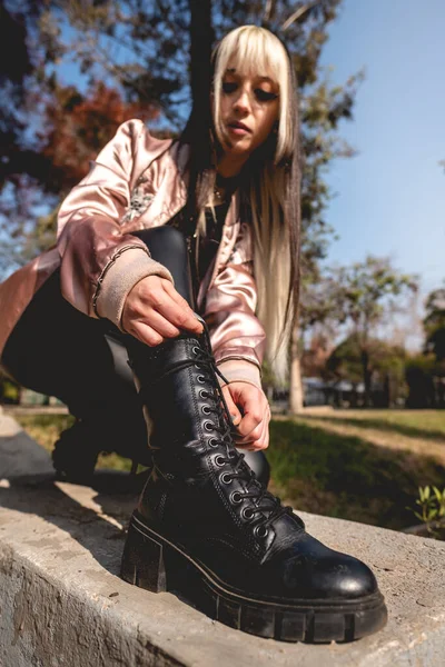 Portrait Young Model Long Blonde Black Hair Black Clothes Pink — Stock Photo, Image