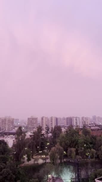 Urbaner Sonnenuntergang Santiago Panoramablick Auf Skyline Rosa Und Lila Himmel — Stockvideo