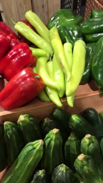 Verkenning Van Latijns Amerikaanse Markt Kleurrijke Verse Groenten Fruit Houten — Stockvideo