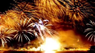 Macy 'nin 4 Temmuz havai fişekleri New York' ta