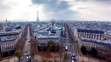 Zafer gemisinden Paris 'e bakış